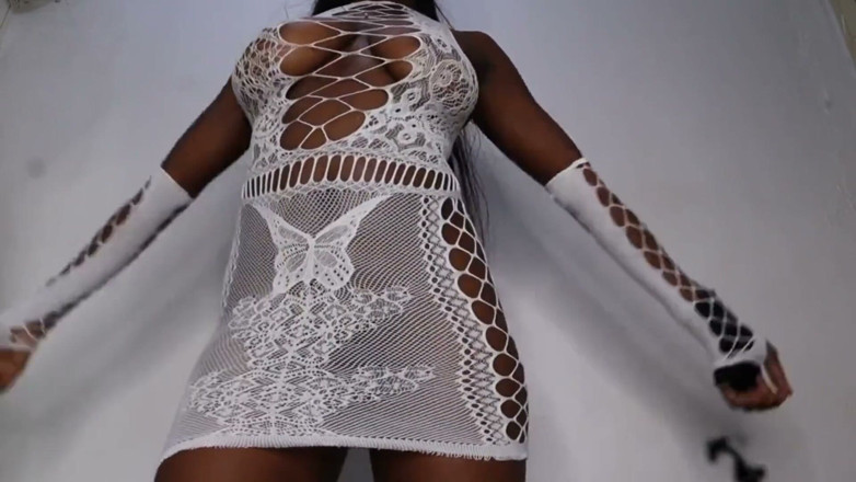 Elenabon: Ebenholz-teen fickt in ihr durchsichtiges netzkleid