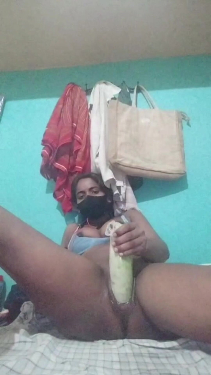 Anuttar: Adik tiri dengan toket besar ngentot memeknya pakai dildo ukuran...