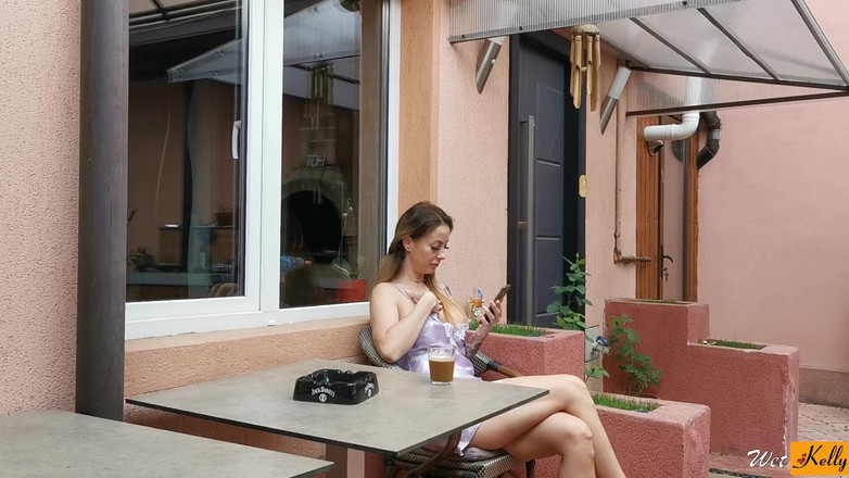 Wet Kelly: Amateur anale seks - Hitsige vrouw maakt zich klaar voor haar...