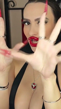 Aroma Reprogramming From Sexy Vampiress with Long Claws