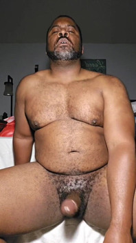 Une bite noire jouit fort