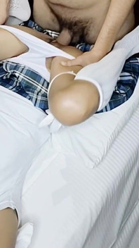 Fratele meu vitreg mă duce la facultate și petrecem timp împreună