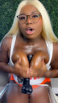 Ölige hooters kellnerin tittenjob