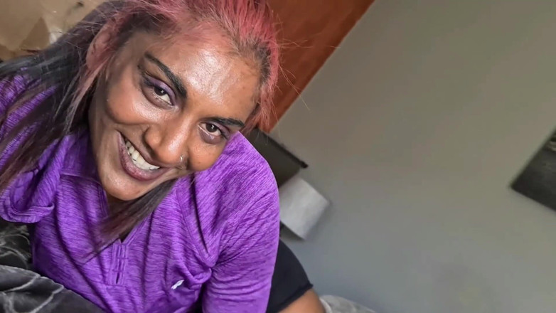 domslutfucker: POV smutsig pratande desi slampa sovrum dildo suger och knullar