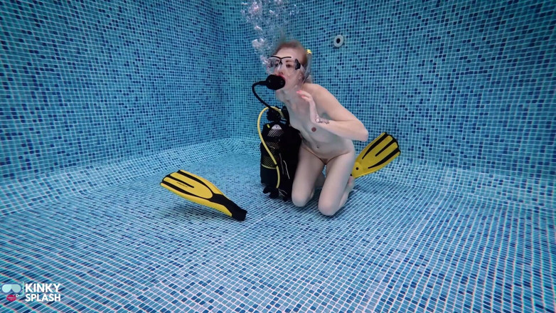 UKCuteGirl Lucy Lauren: Трах с дилдо под водой в подводном снасти