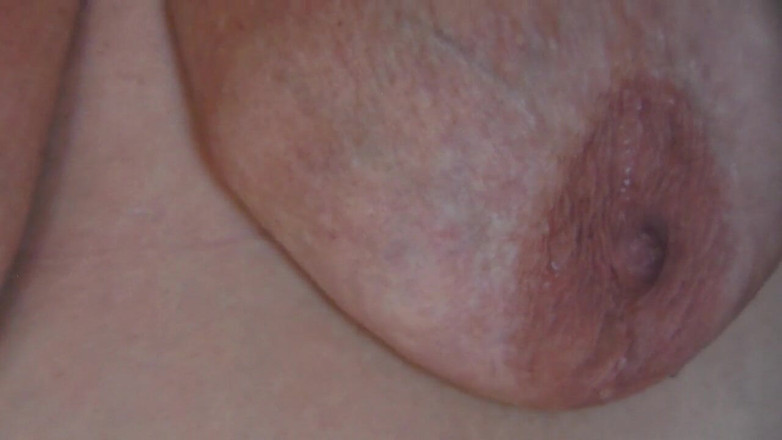 Sex hub couple: Jen se rase les aisselles