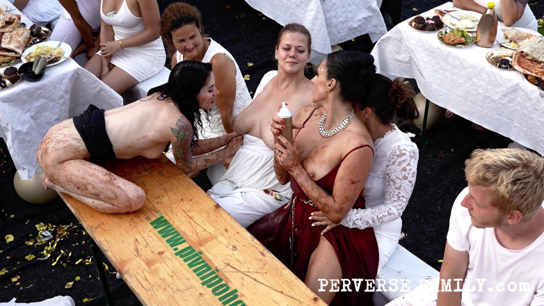 Perverse Family: Perverse Family 59.2: Dirty Birthday Fuck