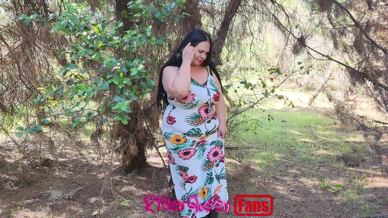Riderqueen BBW Step Mom Latina Ebony: Riderqueen all'aperto: video per gli appassionati all'aperto