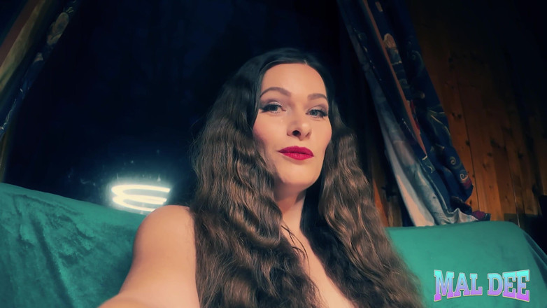 Malaya_Darcie: The Giantess Revealed