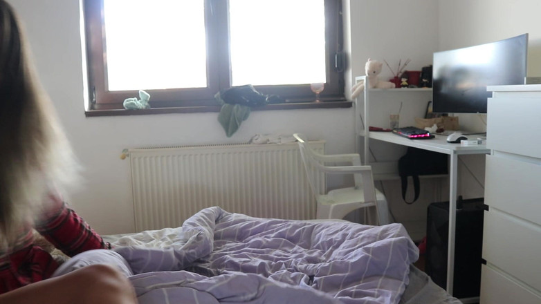 NipsAndStrips: Nackte-wichsanleitung
