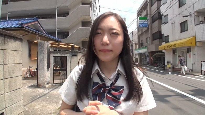 DOC channel: 街上的第5部女大学生穿着“大学泳装”并被干！2