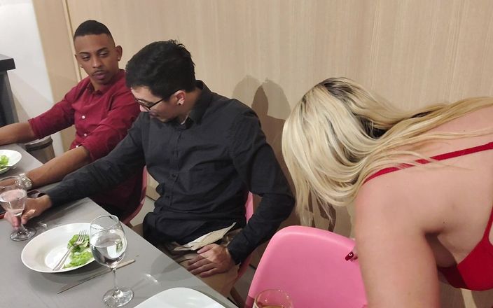 Tiffany Montavani: Încornoratul este distras de încheiere a ofertelor în timp ce eu ajung...