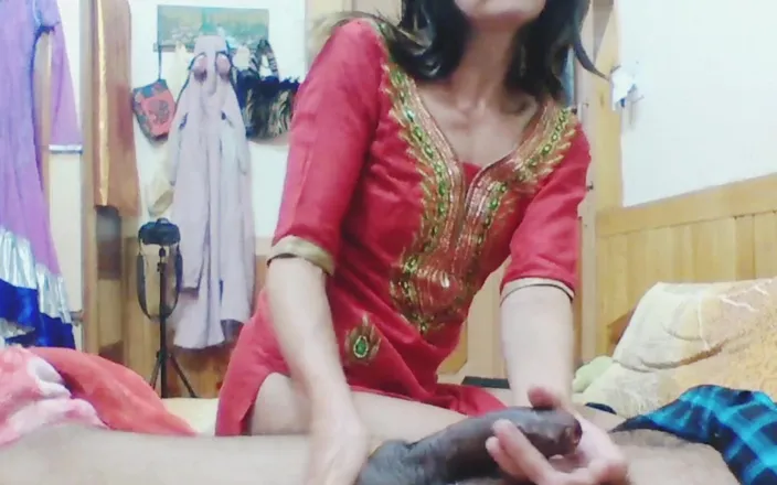 Bolly Karma: Penjagaan Kanan Si Cantik besar yang cantik