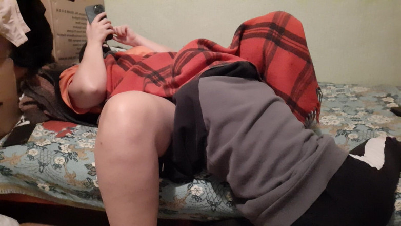 Lesbian-illusion: Moja nieśmiała dziewczyna czołgała się pod osłonami i obudziła mnie...
