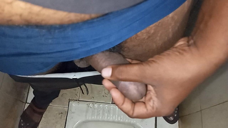Fucking my wife: Mia moglie scopa il cazzo del dildo con baci