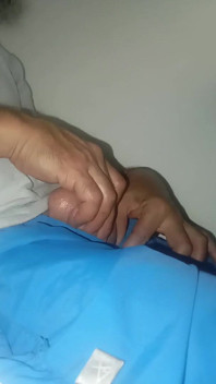 Saya cuba melancap, tetapi zakar saya tidak mahu bermain hari ini.