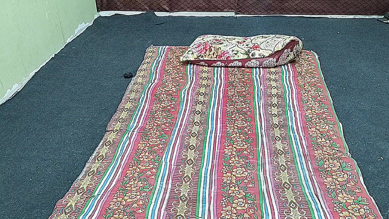Pakistani CoupleX: 火辣印度德西妻子性交硬大鸡巴骑印地语音频性爱