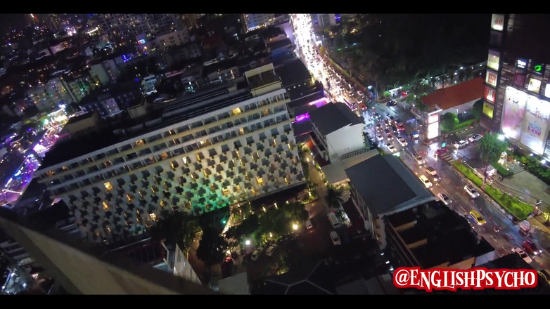 English Psycho: 그녀는 가장 유명한 아시아 트랜스 Baddies 중 하나 그리고 나는 그녀의 썩은 따먹어.