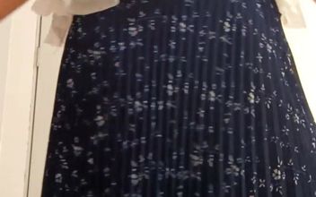 Sexy Nalgona Masturbates in a Clothing Store