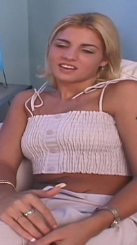 Si blonde panas tanned berbogel dalam uji bakat