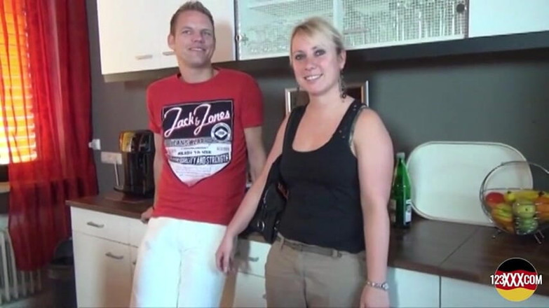 123XXX - 100% Amateurs: Une allemande blonde veut tellement ce sperme