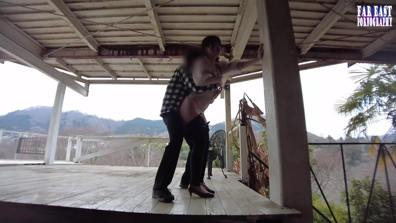 Far East pornography: Condom-slup Wander som en djärv ung skönhet dränerar varje varm...