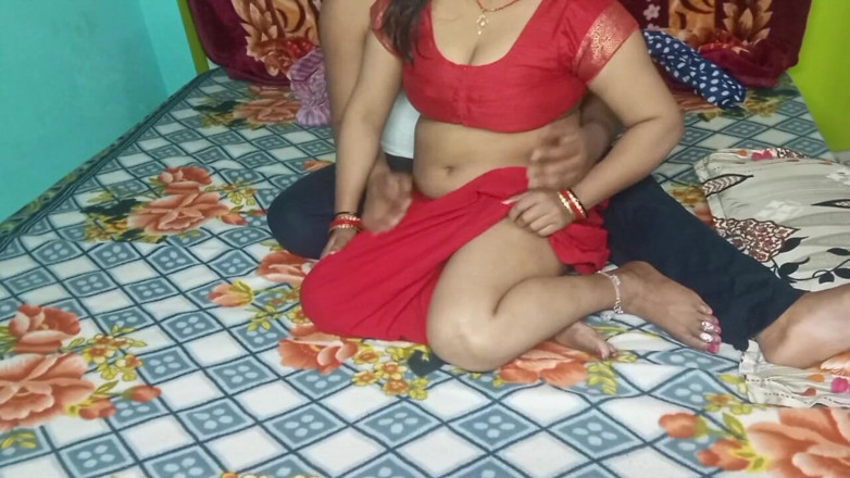 Manjushukla: 처음으로 내 여친을 그녀의 방에서 따먹어.