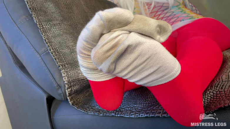 Mistress Legs: Ich wackele mit meinen zehen für dich in roten strumpfhosen...