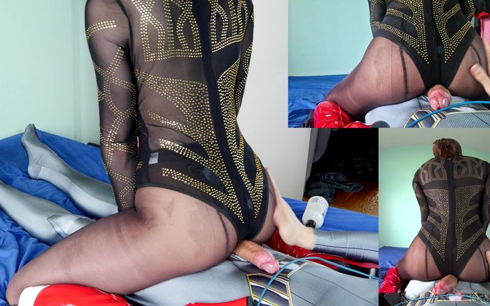 Nylon Xtreme: Elena Clark - masturbare în ciorapi din nailon