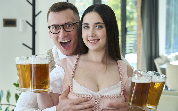 Only Tarts: Oktoberfest wraca do domu - duża niespodzianka od przyrodniej siostry