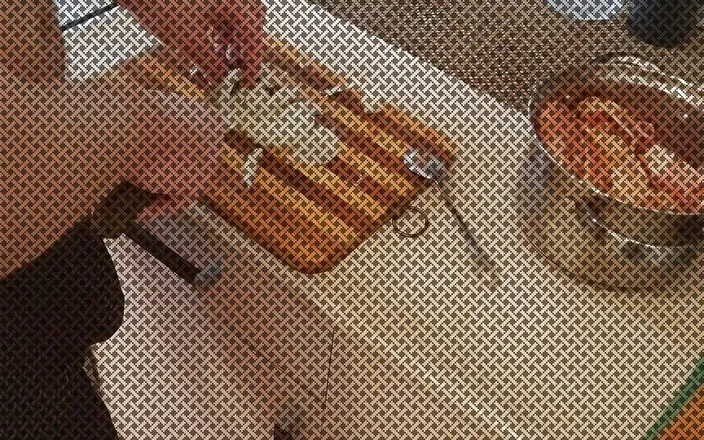 Lizaveta: Ho aiutato mio marito in cucina con la frutta. Si...