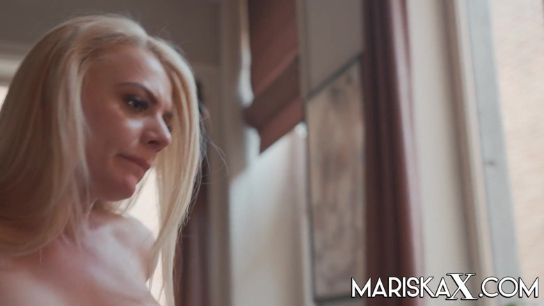 Mariska x: MARISKAX - Elizabeth is ready for her sexual therapy