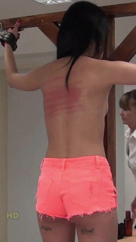 Máy đánh đòn Donna2 - quất lưng trần