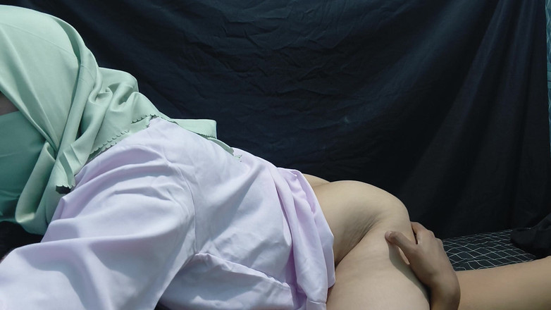 Vaginabig88: Bosskuu'nun annesi kocası şehir dışında yaşarken yalnız