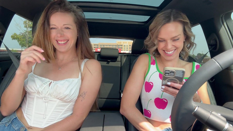 Serenity Cox: Nadia Foxx &amp; Serenity Cox gebruiken weelderige op afstand bestuurbare vibrators...