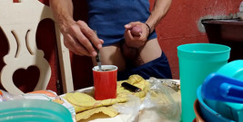 Raba erre elle: Er wusste, dass er ausgewiesen werden würde und stürmte seinen...