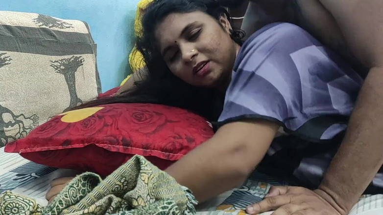 Vaigavarun45: 인도 말얄리 커플의 핫한 후장 키스 로맨스