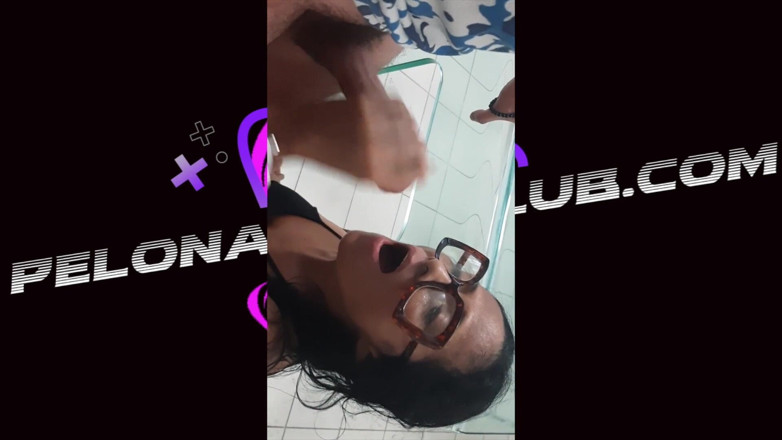 Pelona Squirter Queen: Он пытается заставить меня сквиртовать