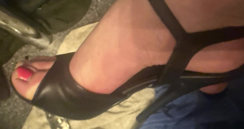 SupremeCharacter26: Feet Fetish Photo-show with Music