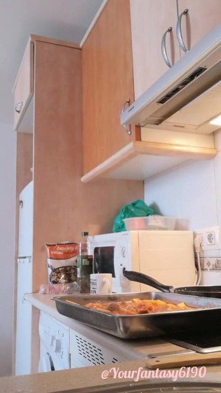 Your fantasy studio: Cooking naked