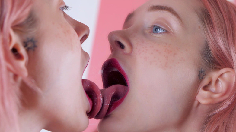 Loly Nebel Studio: Verehre mein gesicht, kleines spielzeug