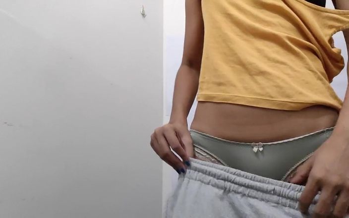 desigirl93: Pisplezier met mijn pisslet deel 2
