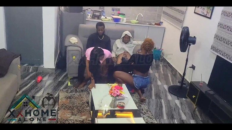 Home Alone: Lagos orgie sex párty.