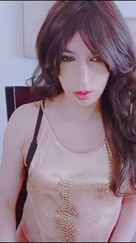 Sissy biraz oynuyor