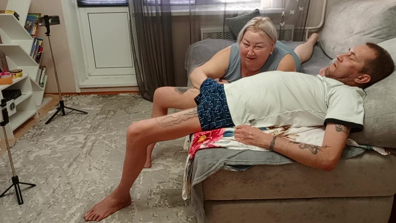 Zona901: 隣人が熱くて濃い精液を楽しむためにフェラチオをする