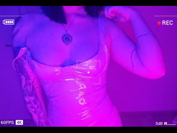 Peachgardens: In deze neonkamer zijn alleen wij