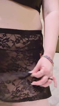 視点ロールプレイ:ルームメイトが自分の服装がスラッティーかどうか確認したい