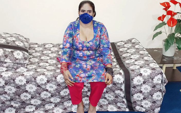 Shilpa Bhabhi: India caliente con enormes tetas naturales follando coño con consolador