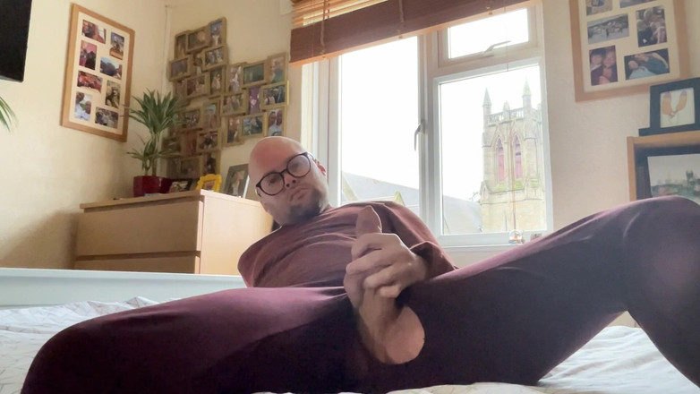 Buggiesmugglr: क्या मुझे अपने छेद में भी अपना लंड स्लाइड करने दोगे?