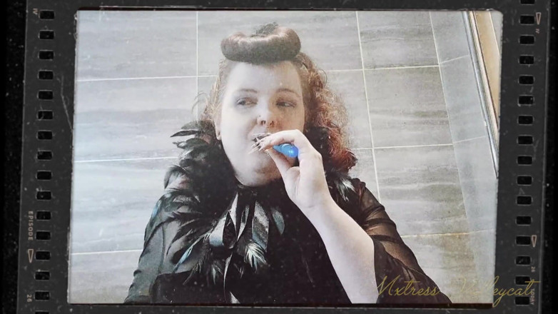 Mxtress Valleycat: Gotycka dominacja vape